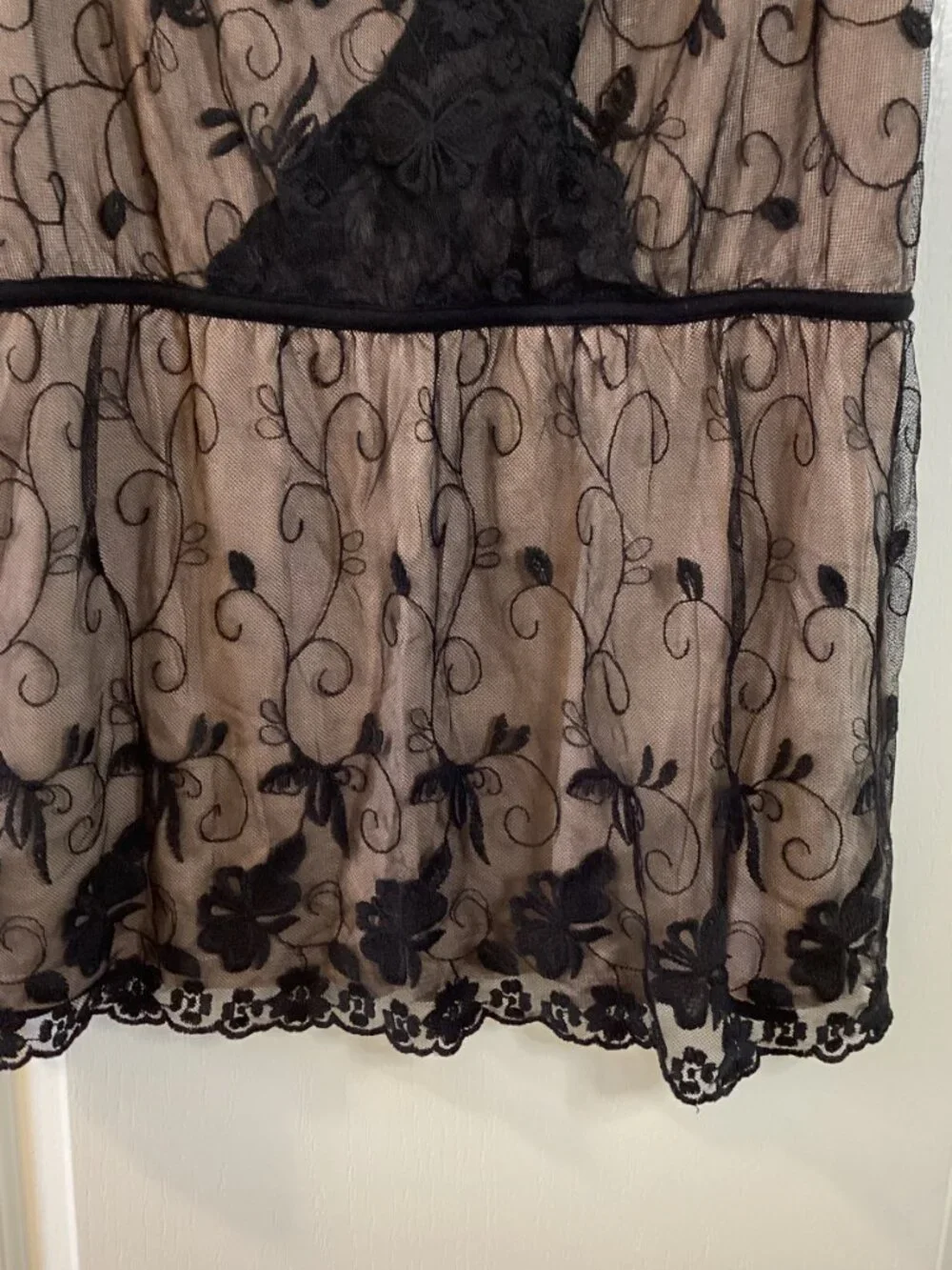 Ricki's Women's Black Lace Sleeveless Top Blouse Size L V-Neck - Picture 3 of 7
